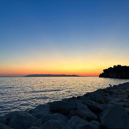 Luxurious Holiday Home In Makarska With Jacuzzi 外观 照片