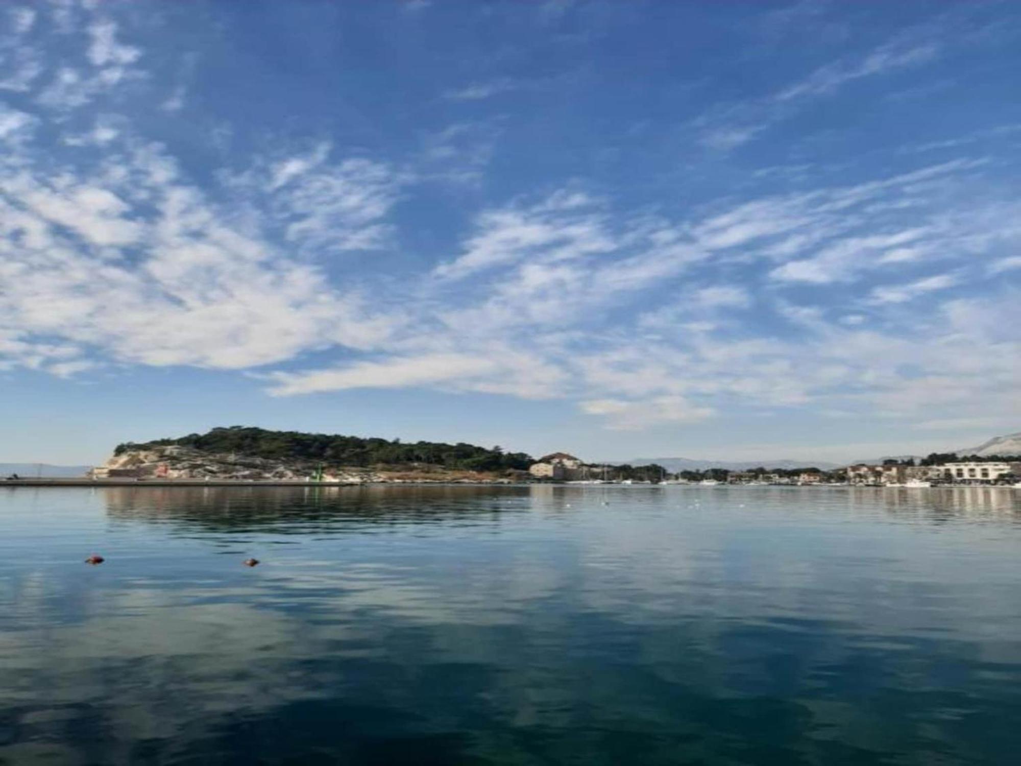 Luxurious Holiday Home In Makarska With Jacuzzi 外观 照片