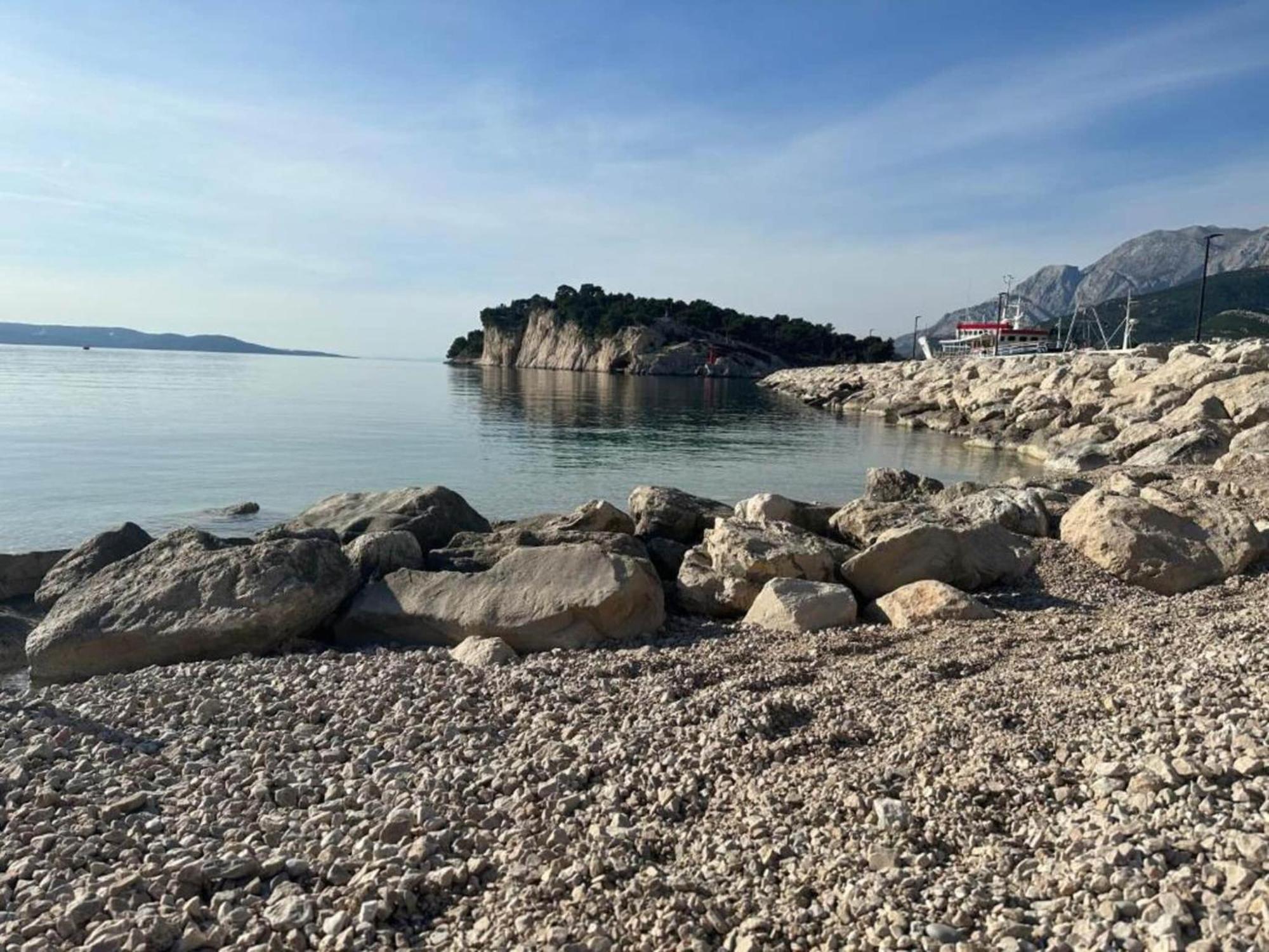 Luxurious Holiday Home In Makarska With Jacuzzi 外观 照片
