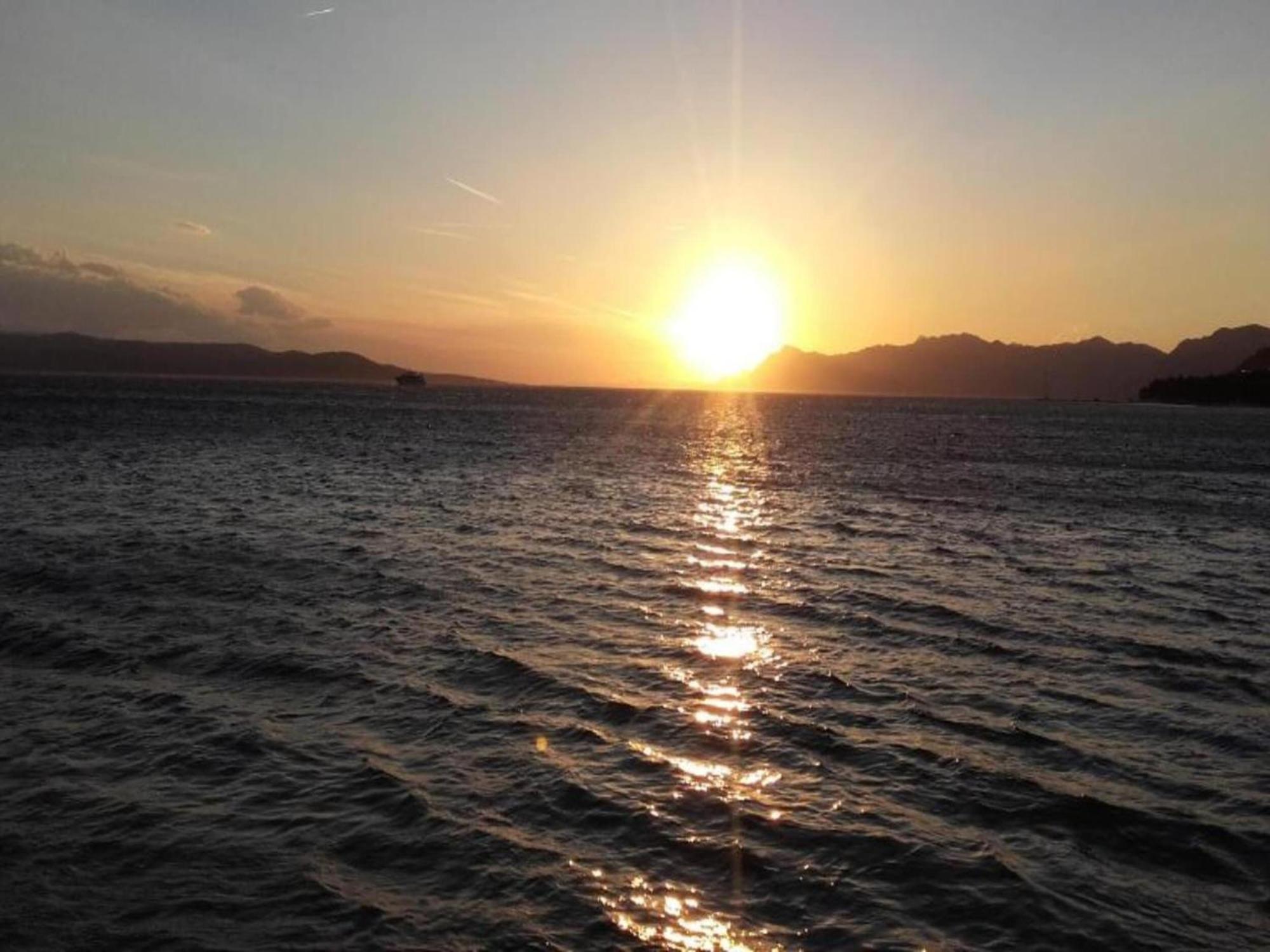 Luxurious Holiday Home In Makarska With Jacuzzi 外观 照片